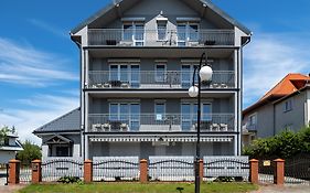 Willa Szamotulanka - Pokoje Wakacyjne Rewal - Plac Zabaw & Grill - By Noclegi Renters